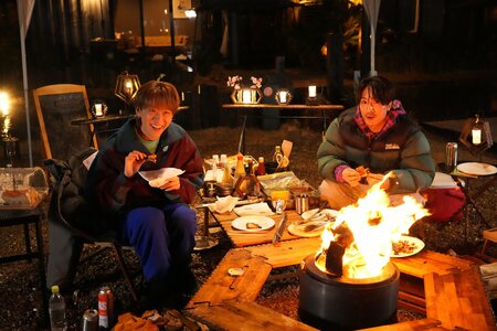 20年ぶりのテレビ共演！NEWS・小山慶一郎と元NEWSの内博貴がキャンプグルメに舌鼓！「マジで人生で1位」