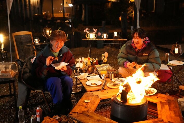 20年ぶりのテレビ共演！NEWS・小山慶一郎と元NEWSの内博貴がキャンプグルメに舌鼓！「マジで人生で1位」