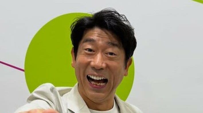 【画像5枚】「綺麗な奥さま」「素敵なお二人」と反響！原口あきまさ 妻の誕生日を祝福したときの仲睦まじい夫婦ショットを見る