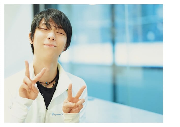 羽生結弦の10年分が詰まった写真集があす発売！地上で集中する姿や