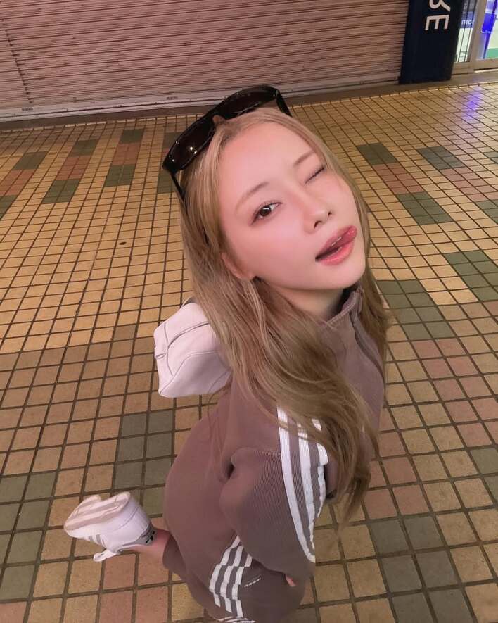 うーん・・・素晴らしい♥」重盛さと美 全身adidasのスポーティー