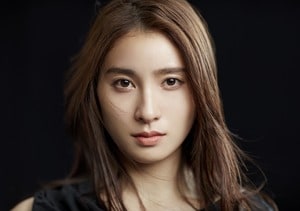 1児の母・土屋太鳳 朗読劇オフショットに「小さい家族ちゃんの後ろ姿とても可愛い」と反響！私服＆私物を使った準備の様子など公開