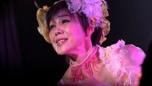 【無料配信中】『ザ・ノンフィクション』2025年 話題作を振り返り＜前編＞“クズ芸人”ガッポリ建設、古着で一攫千金を狙う若者、最高齢ストリッパー、シュラフ石田