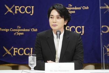 松本潤、嵐活動休止後初の公の場！嵐初のライブフィルム「世界各地での公開に向けて調整をしてる」と発表