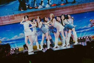 【独占＆写真21枚】NiziUが西野カナとキレキレダンスを披露！ハッピーなサマーソングで会場を多幸感で満たす！MIIHIは22歳の抱負を発表『新しいカギ×めざましライブ』