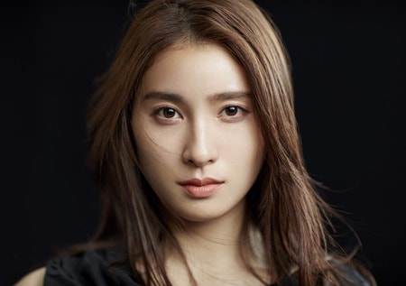 土屋太鳳「小さな家族が大活躍」バレンタインの手作りお菓子披露！ハート型クッキーやキュートなドーナツ風焼き菓子に「おいしそう」