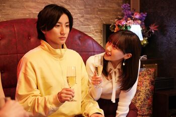 傷心の渋谷くん（京本大我）が飲み会へ！そこで誘惑される姿を愛花（田辺桃子）に目撃され…『お迎え渋谷くん』第5話予告