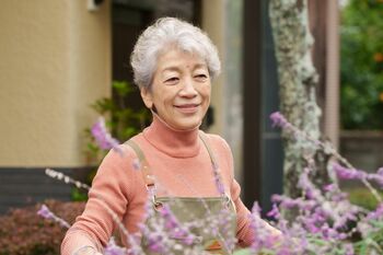 『三千円の使いかた』中尾ミエ「人生100年時代では、70代なんてまだまだ現役」