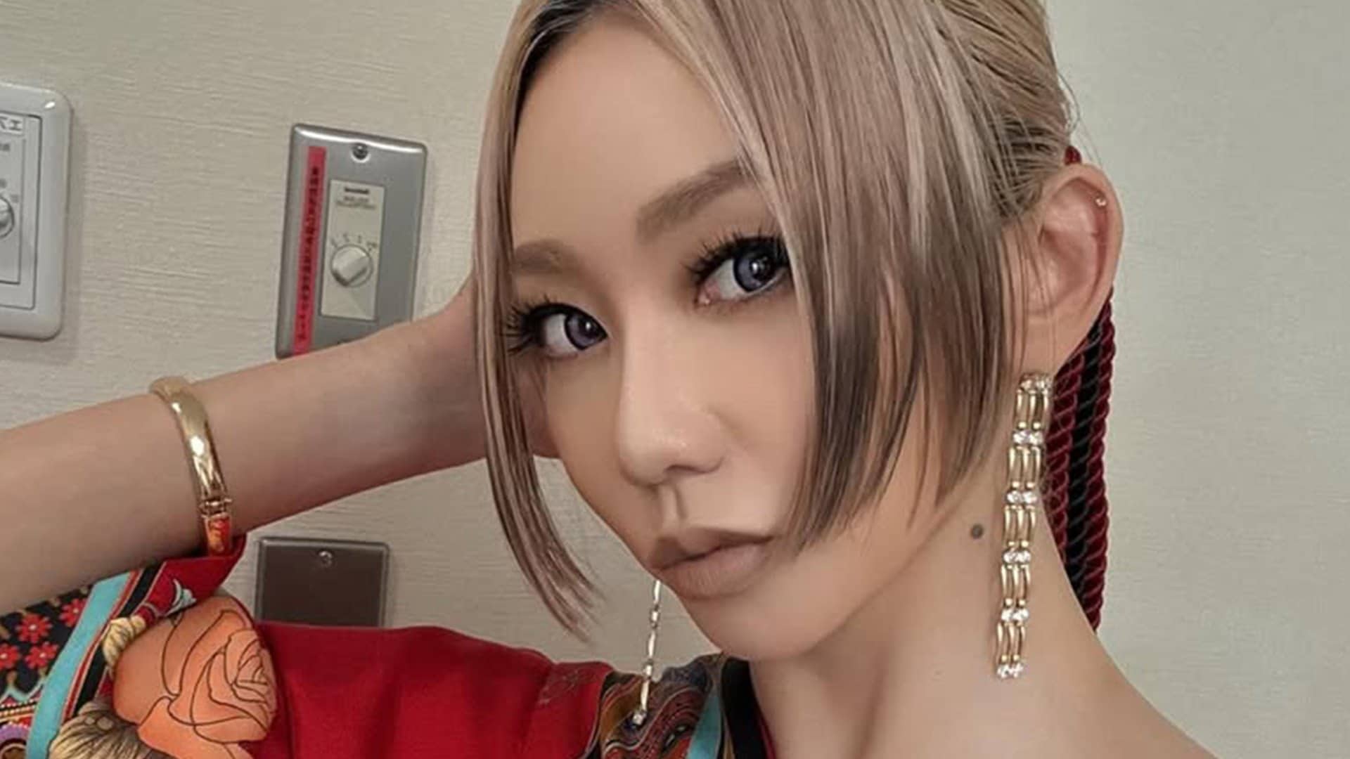 全てがどストライク！」倖田來未 着物×ロングブーツで“絶対領域”披露 