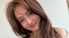谷まりあ 美デコルテ際立つノースリーブ姿披露！小物をアクセントにしたコーデで散歩する様子に「スタイル素晴らしい」「とっても素敵」