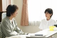 【場面写真追加】花の香りを取り戻し笑顔を見せる葵（内田有紀） 診察で訪れた病院に眞澄（佐々木蔵之介）が入院していることを知り…『ラストノート』第9話予告