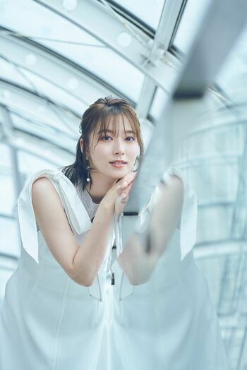 阿部華也子のフォト&コラム「かや通信」スタート♡「私ってテンションが低いタイプ！？」