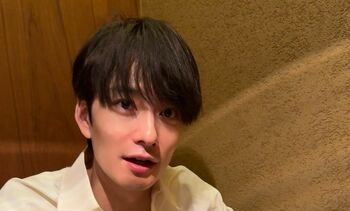 岡田将生 至近距離ショット「とんかつが好きだ」ビール片手に“ほろよい”姿公開！「可愛い無理」とファン大興奮