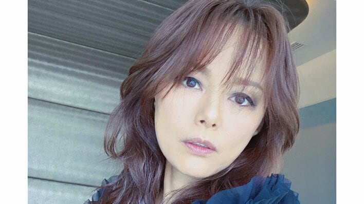 相川七瀬 30年前の“キレキレ”な姿を公開しファン驚き！色あせた一枚に映える赤い口紅＆ウルフカットに「ジャックナイフ感」「尖ってたロッカー」