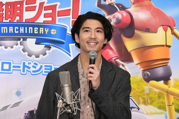 賀来賢人が独自の“子どものあやし方”を紹介「ひひーんさん」