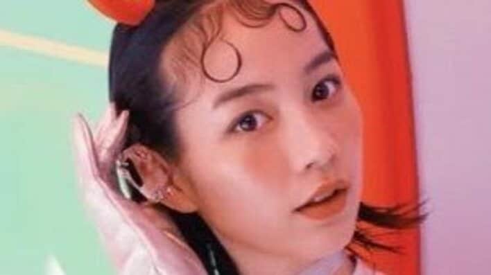 【画像6枚】「なんじゃあこりゃぁw！？」のん 美脚際立つ宇宙人姿を見る