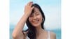 小西真奈美 海辺での白キャミワンピ姿を披露！「笑顔に癒される～」はだしで気持ちよさそうに歩く幻想的なカットにも注目