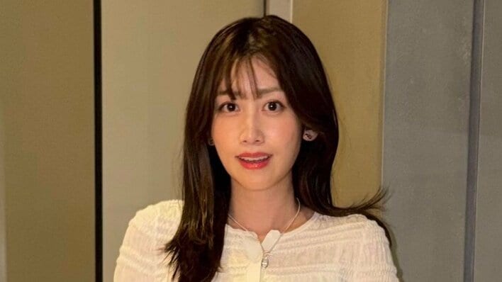 中川安奈 購入した70年代の“美しい”ヴィンテージ服を披露！おしゃれなデザインが施されたアクセントあるコーデに「かっこいい」「個性が溢れてる」