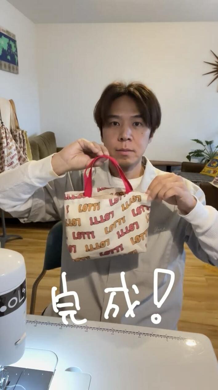 ミシンの魔術師」ロッチ・コカドが新作オリジナルバッグ全貌公開