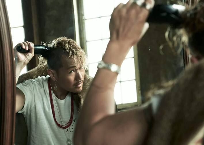 EXILE ATSUSHIが約10年ぶりに丸刈りに！！「自身の原点回帰の姿をお