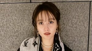 谷まりあ 全身高級ブランドのゴージャスな秋コーデに反響「めっちゃ似合ってる」思わずキュン！な黒縁メガネの“半顔”ドアップショットも