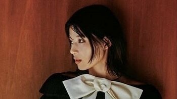 「声出た」石井杏奈 雰囲気ガラリなイメチェン姿を公開！大人の抜け感漂う柔らかなスタイルで無邪気におどけたショットも「似合いすぎ」