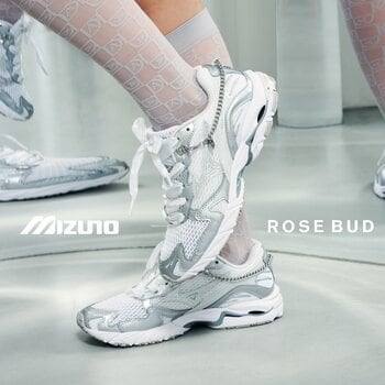 「MIZUNO WAVE」のテクノロジーを搭載した「WAVE RIDER 10」のエクスクルーシブモデル "JEWELS PACK" がROSE BUDにて限定発売。