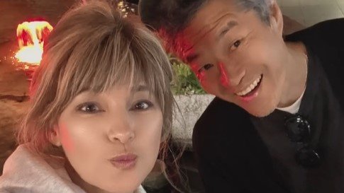 “出会って10日婚” 梅宮アンナ ウエディングドレス姿を披露！夫とのラブラブ2ショットを大量公開！「知り合って1ヶ月になります」