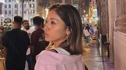 みちょぱ ラスベガスで超アメリカンなモリモリジャンクフード公開！ピンクのシャツで夜の街を歩く姿に「どの街でも絵になる」と反響