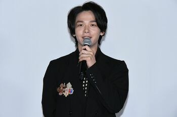 中村倫也 吉田萌果にメロメロ！花束もらえず「僕の初恋は今、やぶれました」