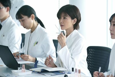 澄晴（寺西拓人）といるときだけ香りを感じるのはなぜなのか…葵（内田有紀）の脳裏に13年前の記憶がよみがえる＜『ラストノート』第5話完全版＞