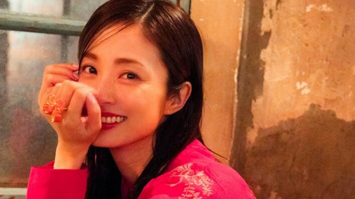 【写真64枚】上戸彩 15年ぶり写真集 無邪気な笑顔で“台湾”を満喫する姿を見る