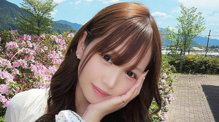 「もう歩けるの！」元ばんばんざい流那 0歳娘が1人で立つ姿を公開！ぷるぷる足で一生懸命ボールを振る感動的な様子に「無限にみれる」