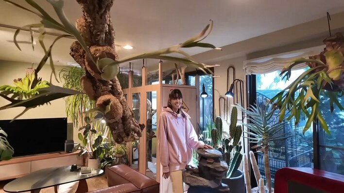 【画像16枚】「玄関、家の全てを合わせた広さより絶対広い」とファンも驚き！新しい噴水を設置した森泉の自宅の様子を見る