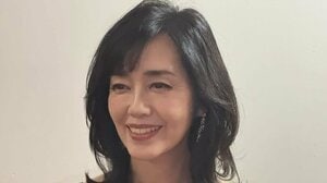 「脚が長い！」早見優 大人の魅力全開の気品あふれるドレス姿披露！ロングスカートでもわかる脚の長さに「スタイル抜群」ファン絶賛