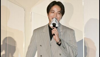 菊池風磨「楽しい方がいいじゃんね」キャストのコメントを拾い回る