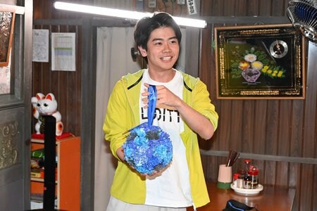 黒崎煌代がクランクアップでサプライズ登場の北村匠海と熱いハグ「今まで本当にありがとうございました！」『サバ缶、宇宙へ行く』