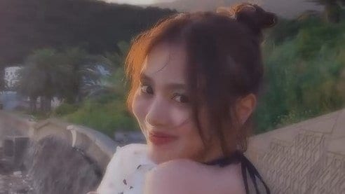 「まさに女神」内田理央 白＆黒“水着”で開放感あふれる姿たっぷり披露！五島列島の海で爽やかな着替えシーンや表情豊かなショットに「ドキッとした」