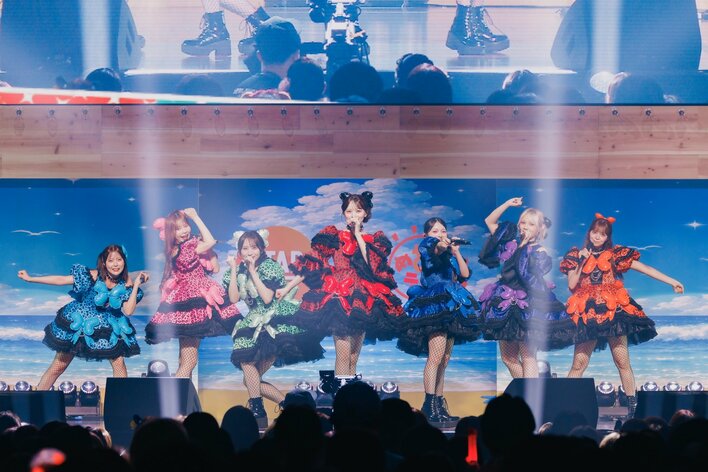 【独占＆写真50枚】CANDY TUNEが『倍倍FIGHT!』で超満員の会場＆生中継を幸せ空間に！MyMとの「おまんじゅうダンス」コラボも披露『STAR×めざましライブ』