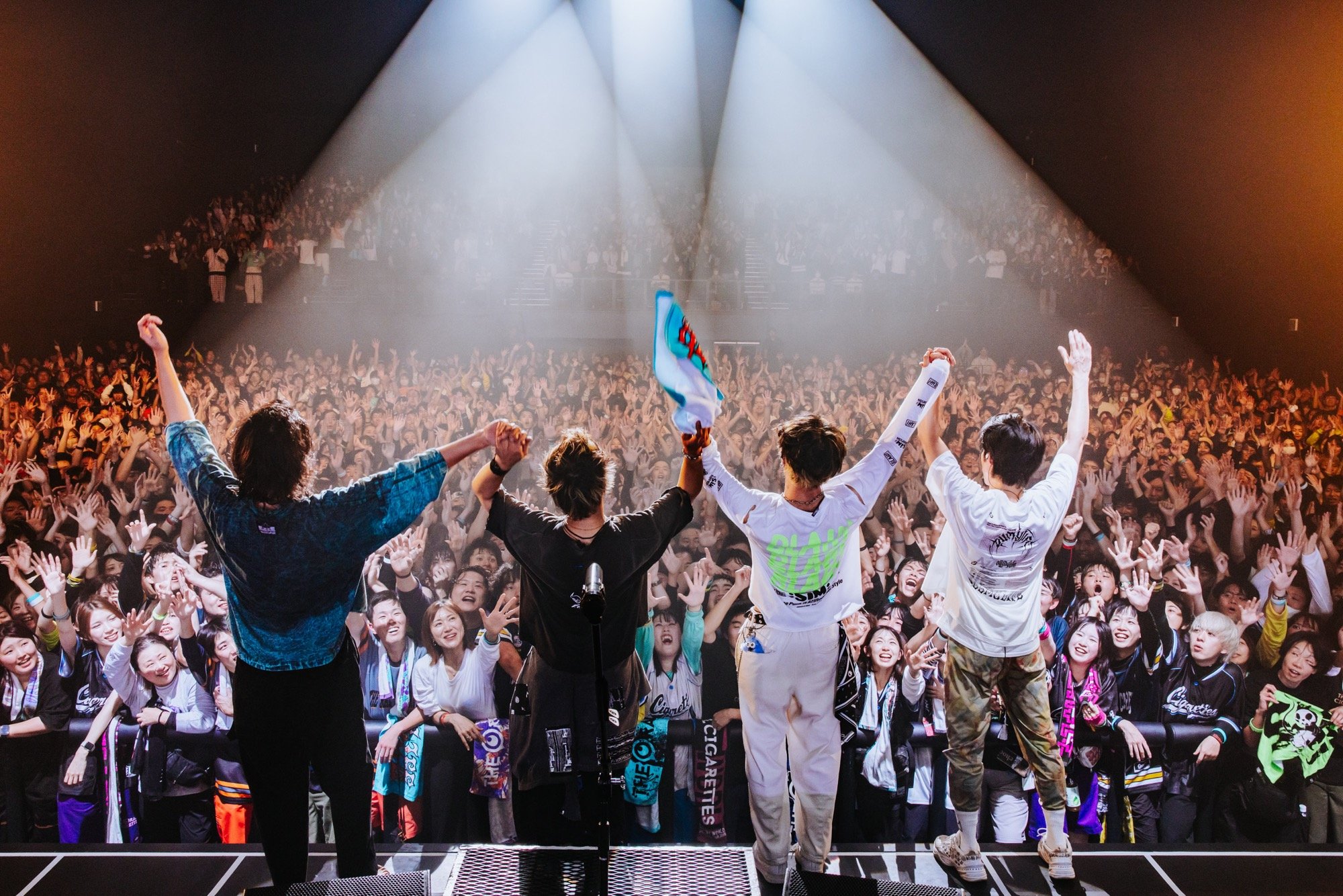 THE ORAL CIGARETTESがSiMと狂宴、盟友集った対バンツアー完走