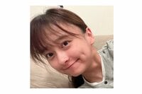 影山優佳 どアップの太ももに刻まれた“肉球スタンプ”を公開！くっきり残った愛らしい形に「愛情の名残跡」「なんてかわいらしいタトゥー」