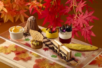 【リーガロイヤルホテル京都】列車でめぐる秋の情景を描く、心ときめく“秋旅スイーツ” 「秋の味覚のジオラマ・アフタヌーンティー」 販売