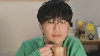 ゆず北川悠仁　1年ぶりに黒髪にイメチェンでファン歓喜「やっぱり黒髪も好き！！」飲み物片手に優しい笑顔