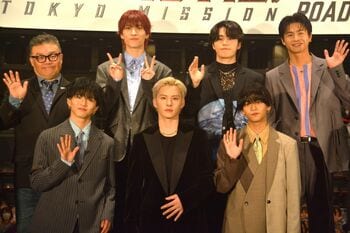 JO1とFANTASTICSがレッドカーペットを爆走！映画『逃走中』完成披露イベントを本気で駆け抜ける