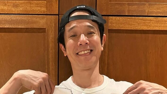 【写真3枚】「リアクションが良過ぎて超可愛い。」庄司智春の紙芝居に抜群のリアクションをする長女と次女の姿を見る