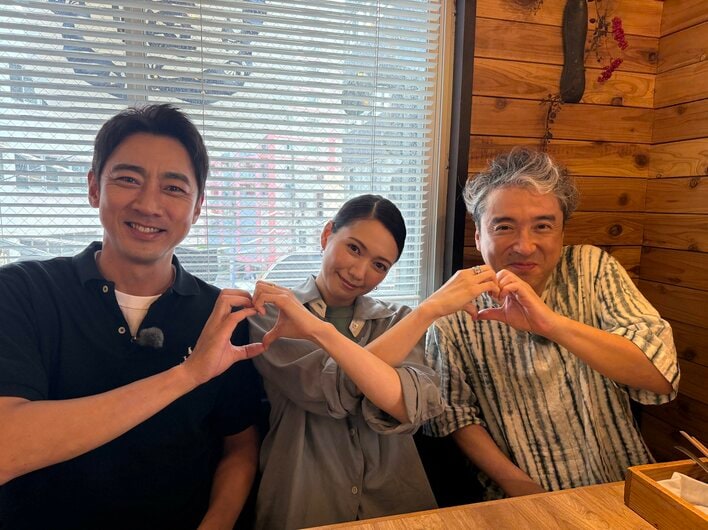 【写真6枚】二階堂ふみがサプライズ登場！『小泉孝太郎＆ムロツヨシ 自由気ままに2人旅』の写真を見る