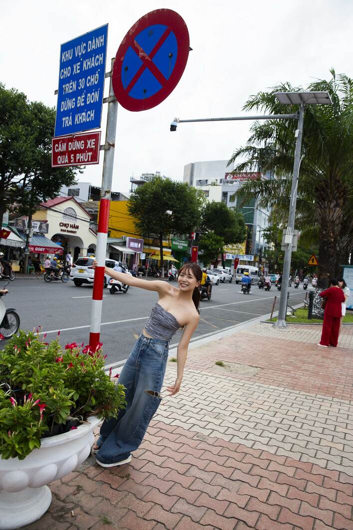 元NMB48・白間美瑠 “衝撃の限界突破”黒ビキニ姿でヘルシー肌を