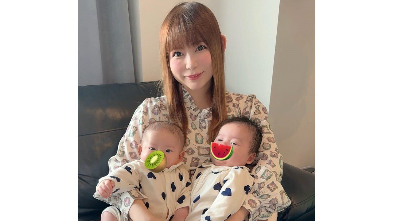 表現力すご」中川翔子 生後2ヵ月双子の弟の個性的なポーズを追加公開