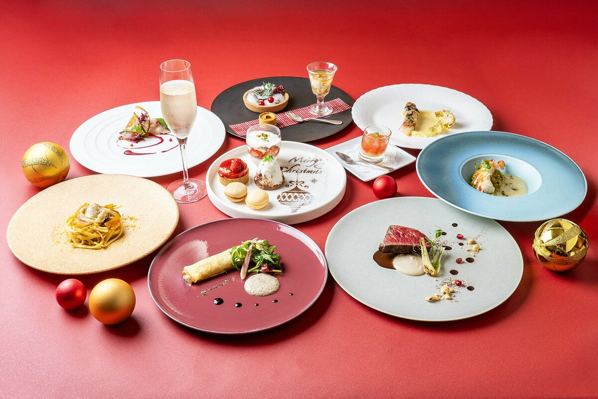 未使用 MAGNIFICENCE ディナープレート5枚　クリスマス　パーティー 美食が彩る、記憶に残るイタリアンクリスマスディナーを。マキャベリ