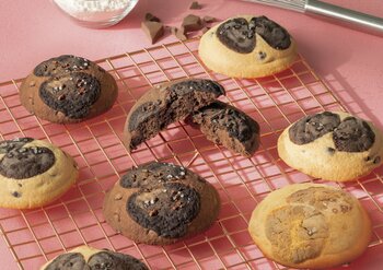 “LOVE”をテーマにした新しいハピネスの形をお届けする、ゴディバとamily コラボレーション企画！　ゴディバ「チアフルチョコチップクッキー」発売